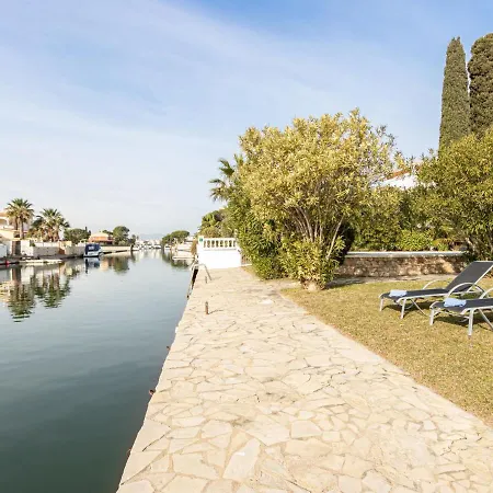 Holiday home Residencia Maritima By Interhome Empuriabrava