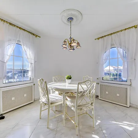 בית נופש Residencia Maritima By Interhome אמפוריבראבה